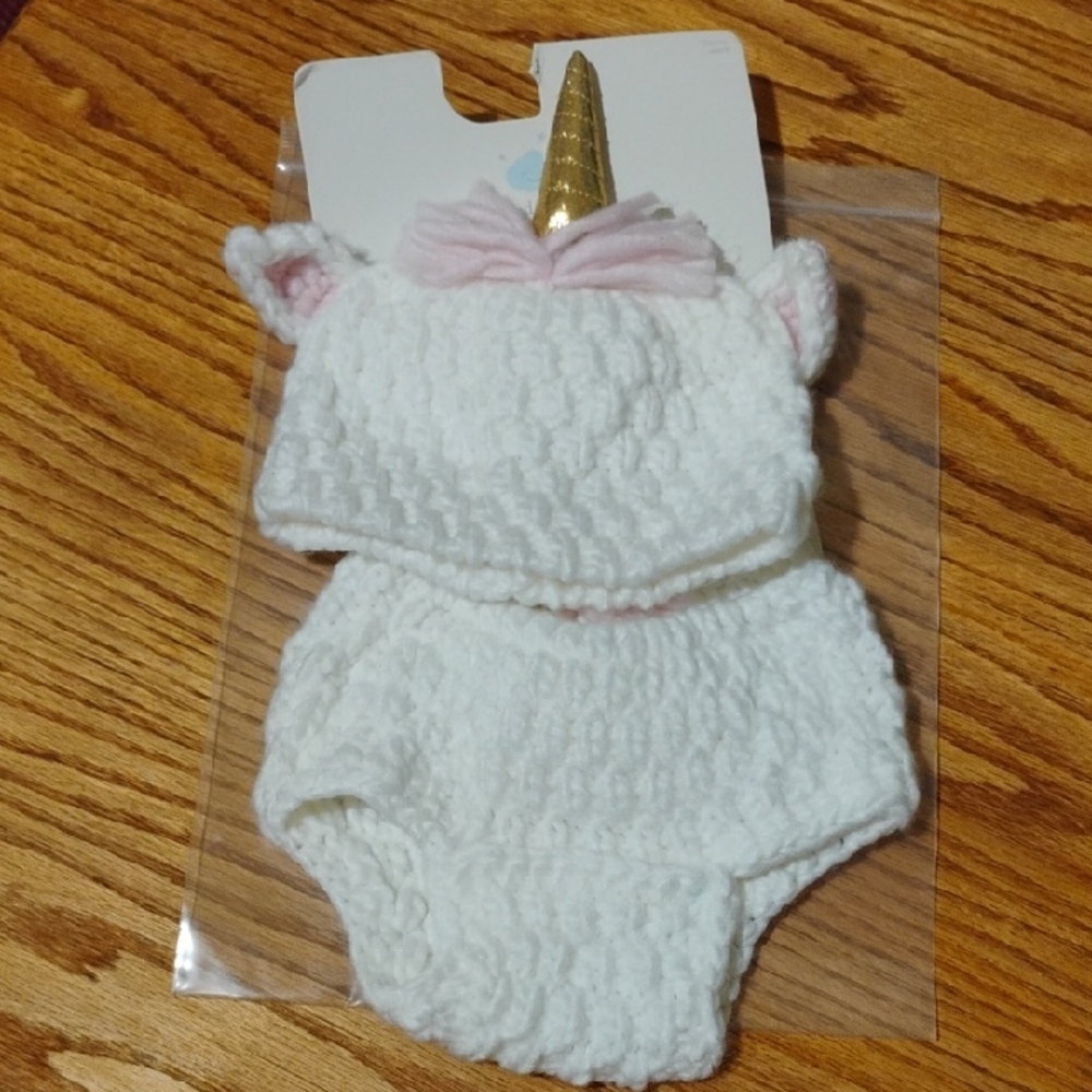 CLOUD ISLAND Unicorn Knit Hat and Diaper Cover Set - White and Gold